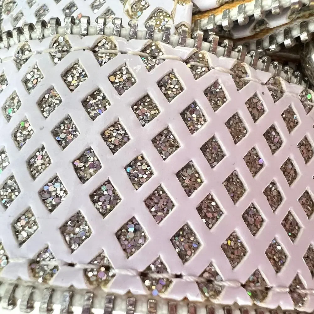 RELIC BRAND White Diamond & Iridescent Silver Pattern Belt L Fairy Glam Kitschy